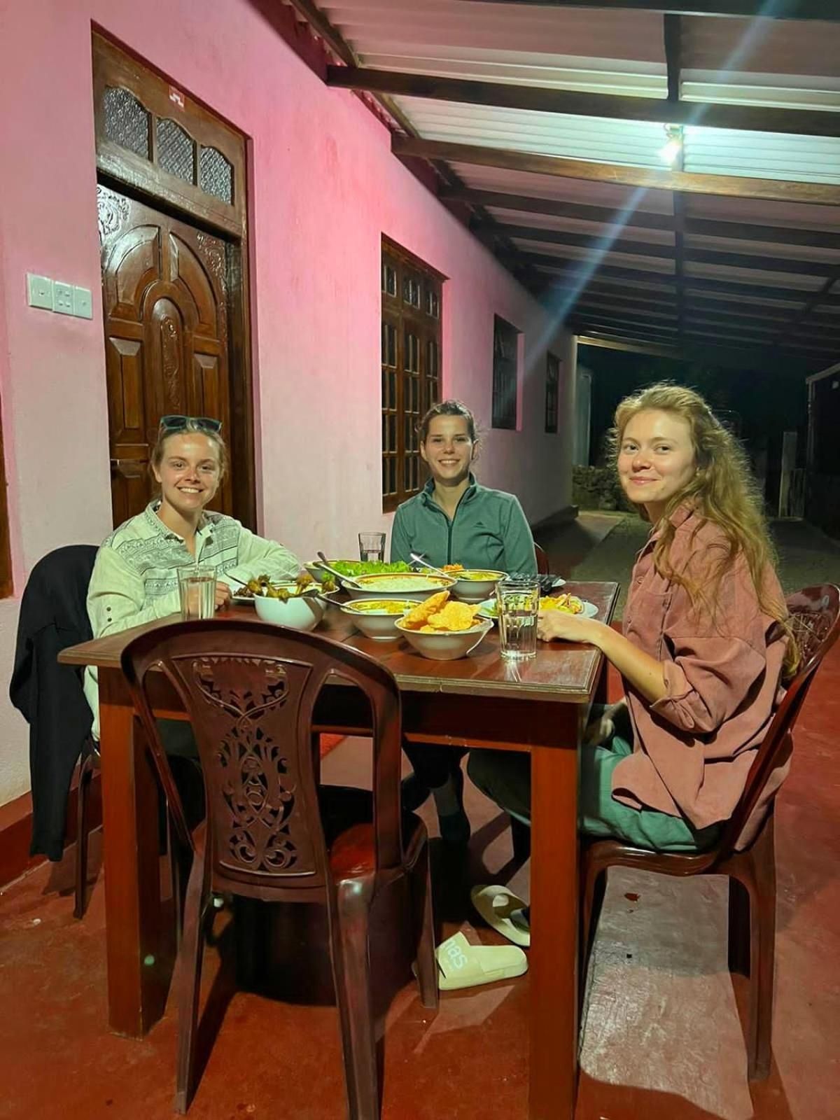 Nine Arch Homestay Ella Eksteriør bilde