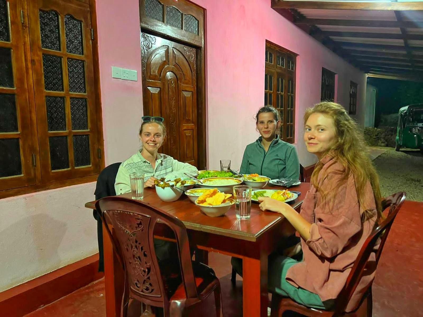 Nine Arch Homestay Ella Eksteriør bilde